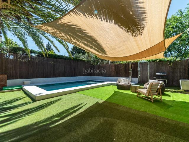 Casa pareada en venta en Móstoles, Parque Coimbra. Chalet pareado en venta en Paseo de los Olivos, 52, Parque Coímbra. Casas pareadas.