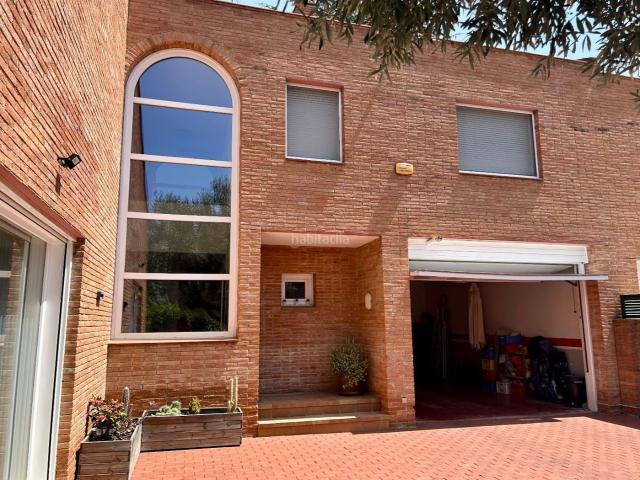 Casa pareada en venta en Matadepera. Casa completamente amueblada en Matadepera zona residencial. Casas pareadas.