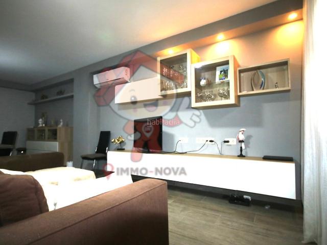 Casa pareada en venta en Mataró, Els Molins. Casa reformada con terrazas en el barrio de Los Molinos Mataró. Casas pareadas.