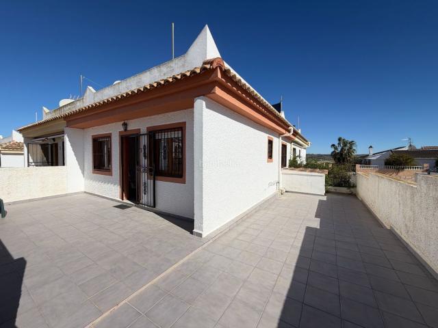 Casa pareada en venta en Mazarrón, Mazarrón Casco Urbano. Ocasión llaves en mano junto al golf en Camposol. Casas pareadas.