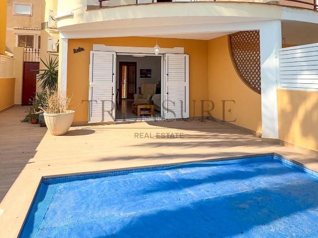 Casa pareada en venta en Mazarrón, Playa Grande Castellar. Chalet con piscina privada y barbacoa a solo 4 minutos andando de la playa. Casas pareadas.