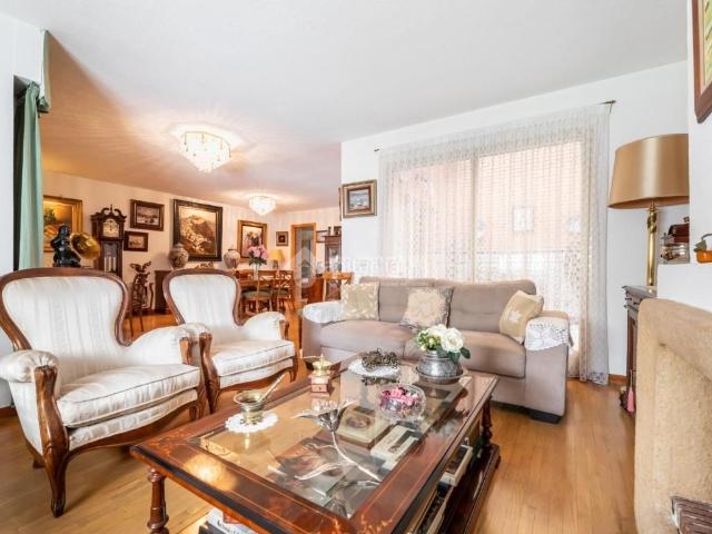 Casa pareada en venta en Madrid, Aravaca. Casa en venta en Madrid. Casas pareadas.