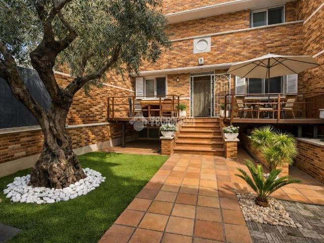 Casa pareada en venta en Madrid, Canillas. Casa en venta en Madrid. Casas pareadas.