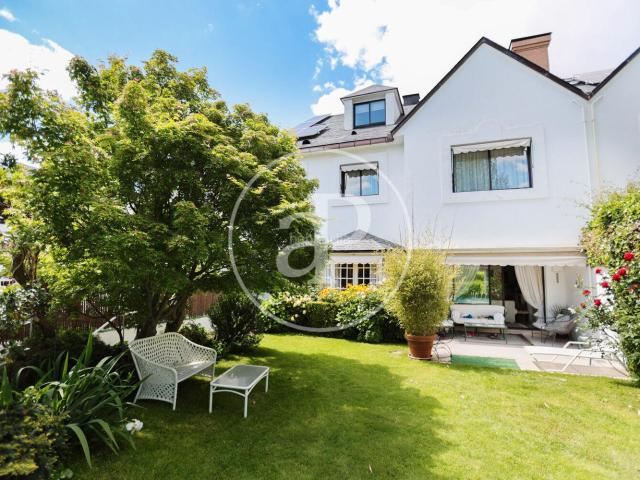 Casa pareada en venta en Madrid, Conde Orgaz Piovera. Casa en venta en Conde Orgaz. Casas pareadas.