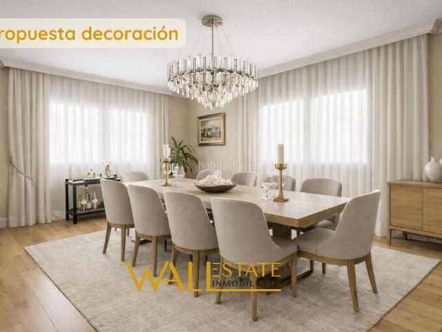 Casa pareada en venta en Madrid, Conde Orgaz Piovera. Elegante chalet con jardín privado, terraza y piscina en el Parque Conde de Orgaz. Casas pareadas.
