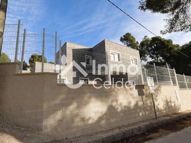 Casa pareada en venta en Madrid, Cortes Huertas. Increíbles pareados de NUEVA CONSTRUCCION SIN COMISIONES. Casas pareadas.