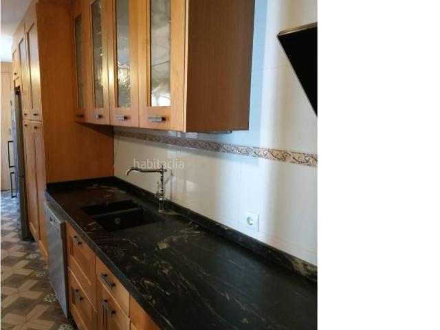 Casa pareada en venta en Madrigueras. Graciano Inmobiliaria vende casa pareada en Madrigueras cerca de Paseo de San Jorge mejor zona residencial. Cuenta con más de. Casas pareadas.