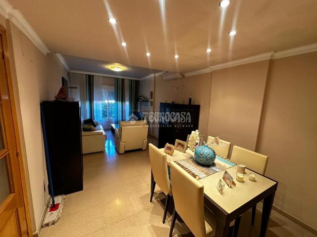 Casa pareada en venta en Málaga, Campanillas. Casa en venta en Málaga. Casas pareadas.