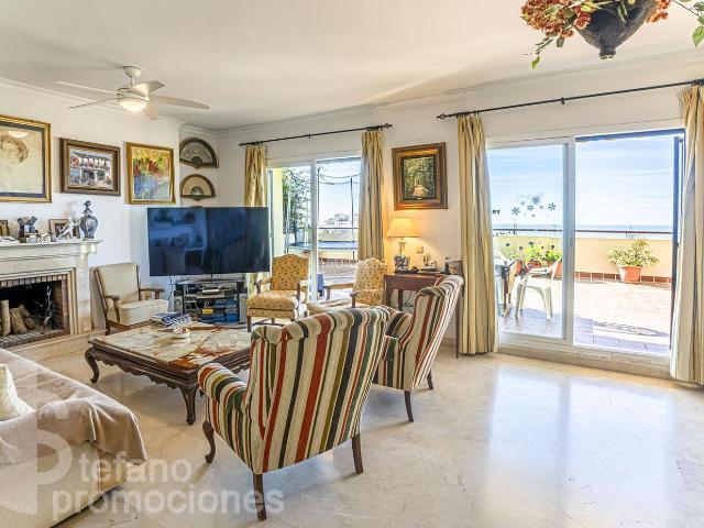 Casa pareada en venta en Málaga, Pinares de San Antón. ENCANTADORA VIVIENDA CON VISTAS AL MAR y A SU BAHÍA DESDE TODAS LAS ESTANCIAS. Casas pareadas.