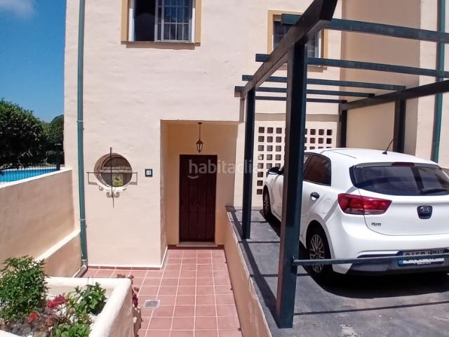 Casa pareada en venta en Manilva, Manilva Pueblo. Chalet Adosado de Esquina de 3 Dormitorios con Vistas al Mar, Montaña y Viñedos. Casas pareadas.