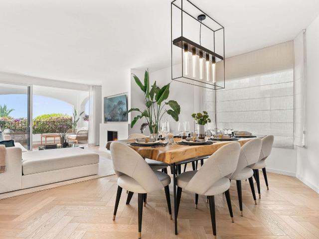 Casa pareada en venta en Marbella, Casco Antiguo. Casa adosada de lujo en la Milla de Oro, Marbella. Casas pareadas.