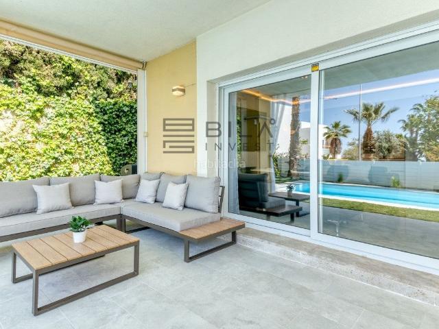 Casa pareada en venta en Marbella, Bahía de Marbella. Adosado en venta en Urb. Santa Clara en Marbella. Casas pareadas.