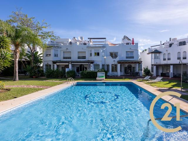 Casa pareada en venta en Marbella, Los Naranjos. Casas pareadas.