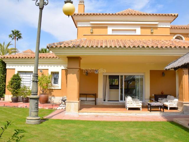 Casa pareada en venta en Marbella, Santa Clara. Casa Pareada de 5 dormitorios en Santa Clara. Casas pareadas.