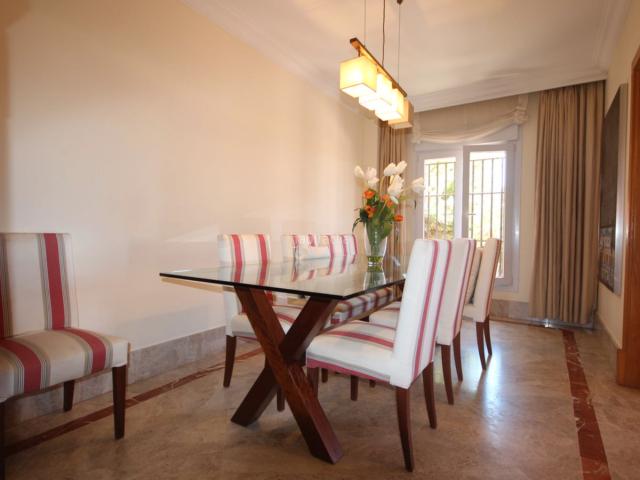 Casa pareada en venta en Marbella, Santa Clara. ¡INCREIBLE PRECIO! Adosada en Venta en Santa Clara Golf. Casas pareadas.