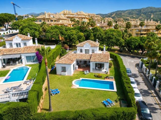 Casa pareada en venta en Marbella, Santa María. Casas pareadas.