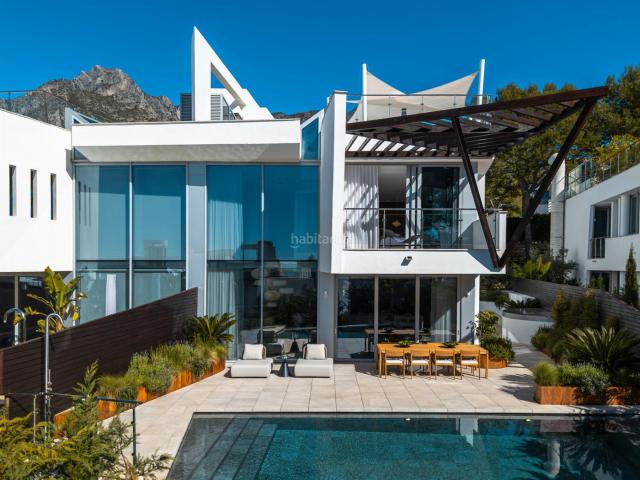 Casa pareada en venta en Marbella, Sierra Blanca. Villa pareada en Sierra Blanca. Casas pareadas.