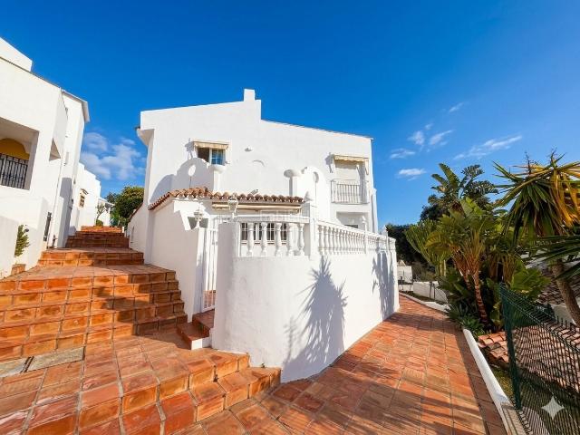 Casa pareada en venta en Marbella, Reserva de Marbella. Casas pareadas.