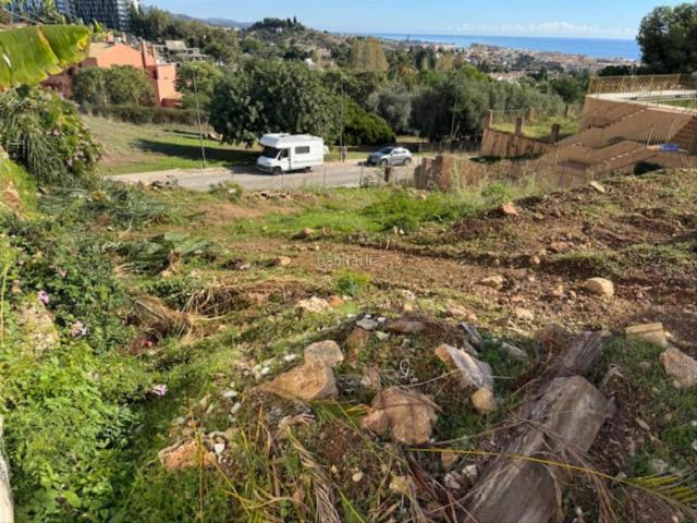 Casa pareada en venta en Marbella, Valdeolletas Las Cancelas Xarblanca. Exclusiva villa sobre plano con vistas panorámicas al mar y a la montaña en Xarblanca, Marbella. Casas pareadas.