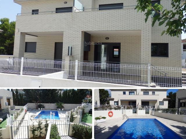 Casa pareada en venta en Miami Platja, Pino Alto Costa Dorada. MODERNO CHALET PAREADO EN URB.PINO ALTO. Casas pareadas Miami.
