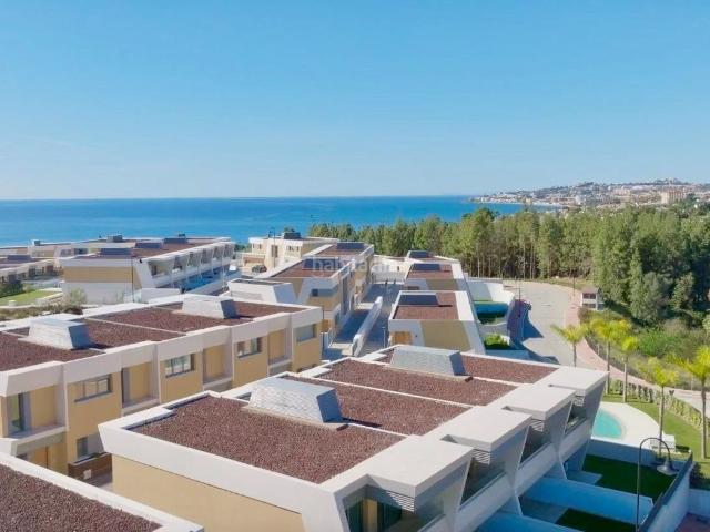Casa pareada en venta en Mijas, El Faro de Calaburra Chaparral. FANTÁSTICA CASA TERMINADA, A POCA DISTANCIA DE LA PLAYA Y CON ESPECTACULARES VISTAS AL MAR !. Casas pareadas.