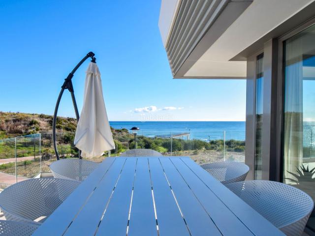 Casa pareada en venta en Mijas, El Faro de Calaburra Chaparral. Impresionante vivienda con vistas al mar en Eden Mijas, junto al Chaparral Golf. Casas pareadas.