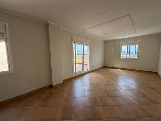 Casa pareada en venta en Mijas, La Cala Mijas. Urbanización privada, con vigilancia, piscina y Tenis. Casas pareadas.