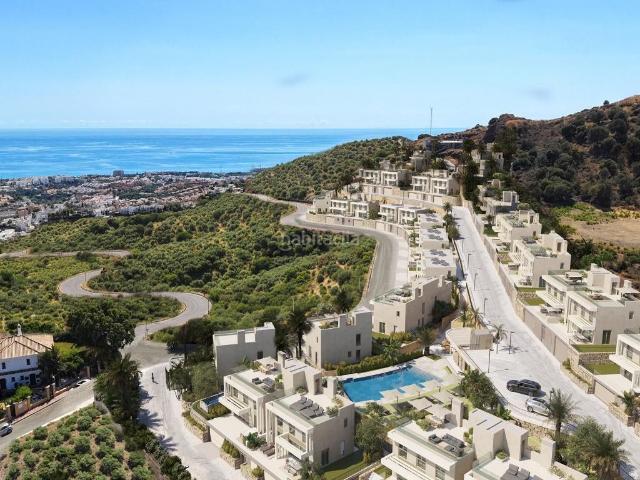 Casa pareada en venta en Mijas, Mijas Golf. Vivienda adosada de obra nueva con 4 dormitorios en La Cala de Mijas. Casas pareadas.