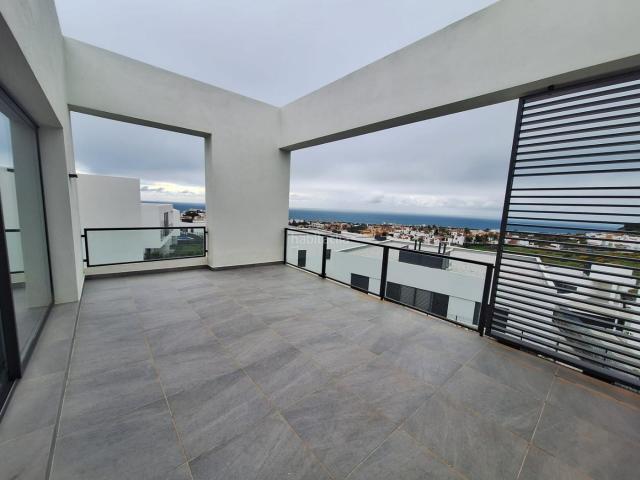 Casa pareada en venta en Mijas, Riviera del Sol. Venta de casa adosada a estrenar construidas 2024 Donde el mar, la luz y la tranquilidad se convierten en tu forma de vida. Casas pareadas.