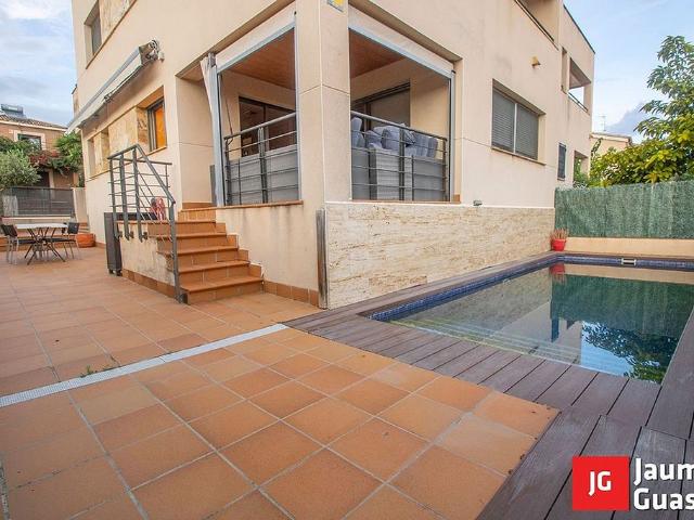 Casa pareada en venta en glorieta CL la, Nou de Gaià, La, de 210 m² 4 habitaciones por 349.500