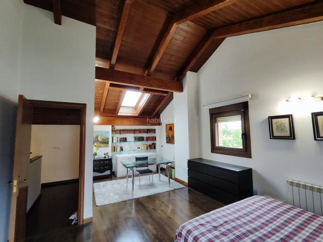 Casa pareada en venta en Sojuela. Vivienda pareada para entrar a vivir en Sojuela, La Rioja junto al campo de golf y en plena naturaleza. A 20 minutos de Logroño. Casas pareadas.