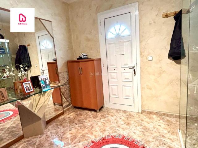 Casa pareada en venta en Sabadell, Ca n'Oriac. CASA PARA ENTRAR A VIVIR CON PARKING Y TERRAZA. Casas pareadas.