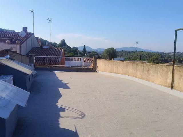 Casa pareada en venta en Sabadell, de 165 m² 4 habitaciones por 280.000