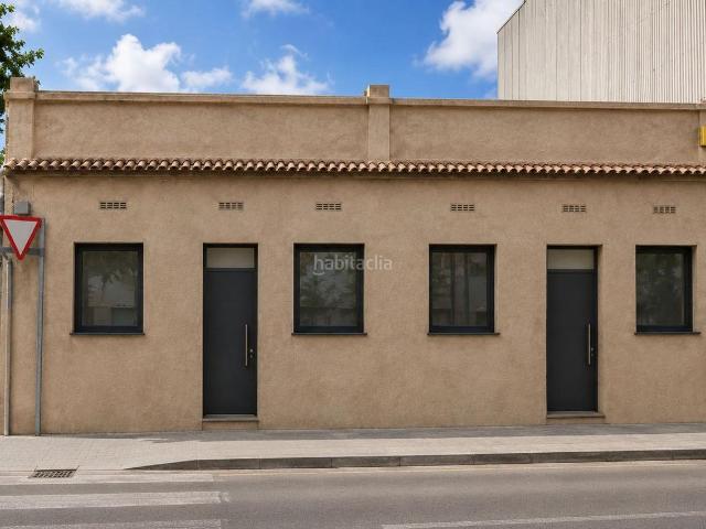 Casa pareada en venta en Sabadell, Els Merinals. CASA CON MUCHO ENCANTO, REFORMADA Y CON UNA FANTÁSTICA TERRAZA DE 30 M². Casas pareadas.