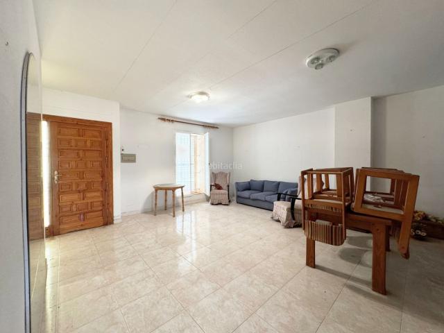Casa pareada en venta en San Javier, Santiago de La Ribera. Vivienda en primera línea del Mar Menor, con acceso directo al paseo marítimo. Casas pareadas San.