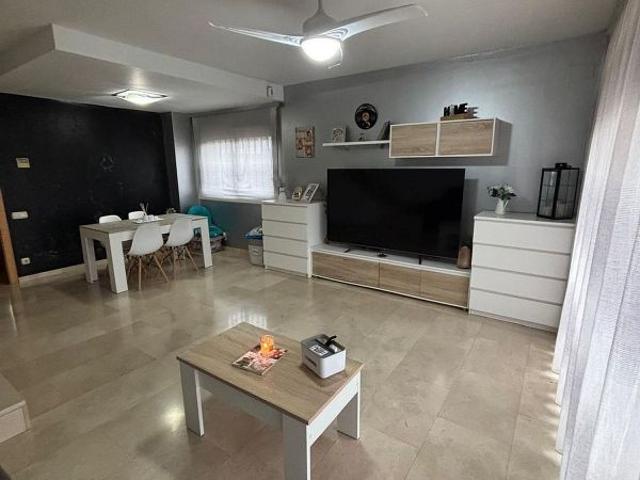 Casa pareada en venta en Sant Andreu de la Barca, de 190 m² 3 habitaciones por 560.000