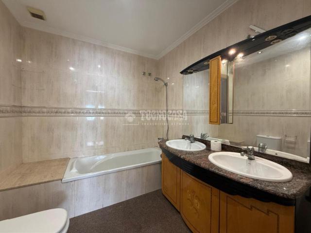 Casa pareada en venta en Sant Joan Despí, Les Planes. Casa en venta en Sant joan despí. Casas pareadas Sant Joan.