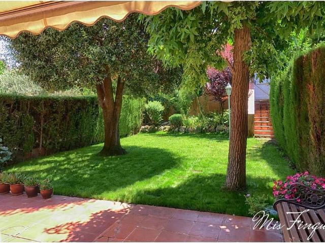 Casa pareada en venta en Sant Quirze del Vallès, de 150 m² 4 habitaciones por 519.000