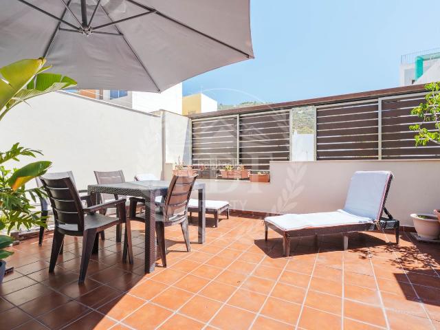 Casa pareada en venta en Santa Cruz de Tenerife, Salamanca Uruguay. Espectacular casa señorial de 294m² con garaje doble en el centro de Santa Cruz. Casas pareadas Santa Cruz de.