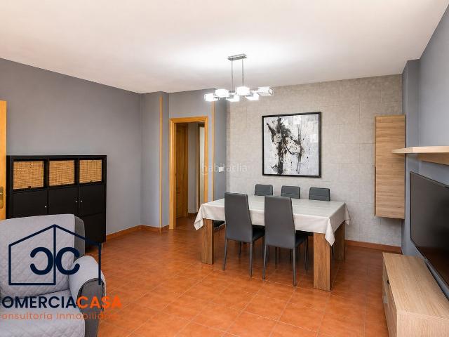Casa pareada en venta en Santa Fe. ESPECTACULAR CASA PAREADA EN PEDRO RUIZ SANTA FE Si buscas amplitud, comodidad y eficiencia energética, esta fantástica casa parea. Casas pareadas Santa.