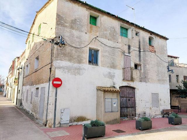 Casa pareada en venta en Santa Llogaia d´Àlguema, de 350 m² 7 habitaciones por 249.000