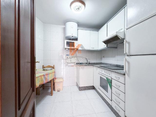 Casa pareada en venta en Santiago de Compostela, Campus Sur Santa Marta. CASA EN VENTA PARA REFORMAR EN SANTIAGO. Casas pareadas Santiago de.