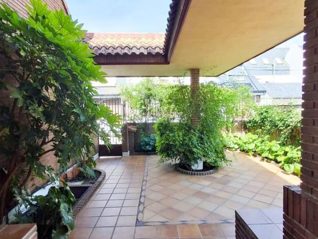 Casa pareada en venta en Pozuelo de Alarcón, Avenida Europa. Chalet pareado en venta en Venus. Casas pareadas Pozuelo de.