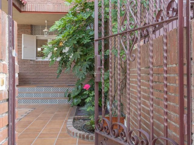 Casa pareada en venta en Pozuelo de Alarcón, Avenida Europa. Excepcional chalet pareado cerca a Avenida Europa en Pozuelo de Alarcón. Casas pareadas Pozuelo de.