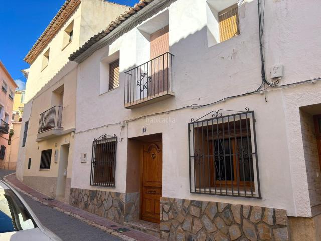 Casa pareada en venta en Polop, Casco urbano. Oportunidad única en Polop, Alicante!. Casas pareadas.
