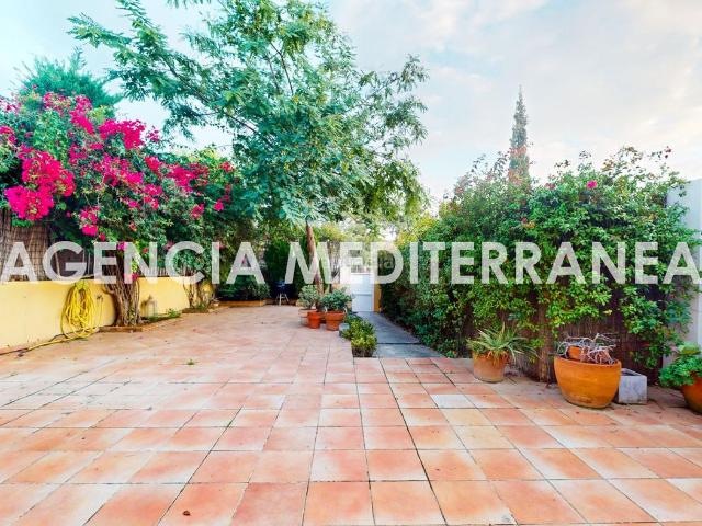 Casa pareada en venta en Paterna, Casas Verdes. Chalet adosado en venta en Campolivar. Casas pareadas.