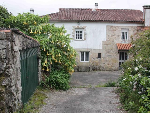 Casa pareada en venta en Padrón. SE VENDE CASA CONTERRENO EN IRIA FLAVIA, PADRON, LA CORUÑA. Casas pareadas.