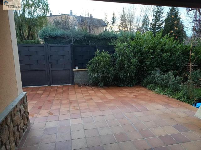 Casa pareada en venta en Palazuelos de Eresma. Chalet pareado para entrar a vivir. Casas pareadas Palazuelos de.