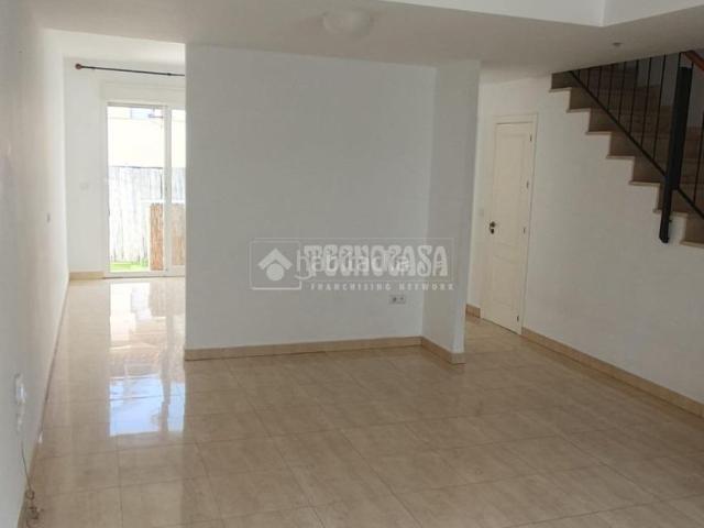 Casa pareada en venta en Palomares del Río. Casa en venta en Palomares del río. Casas pareadas Palomares del.