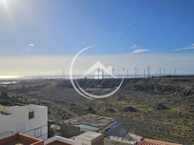 Casa pareada en venta en Palmas de Gran Canaria Las, Escaleritas. CASA CON GRAN POTENCIAL Y 5 VIVIENDAS GENERADAS IDEAL INVERSIÓN EN SARDINA DEL SUR. Casas pareadas Palmas de Gran Canaria.